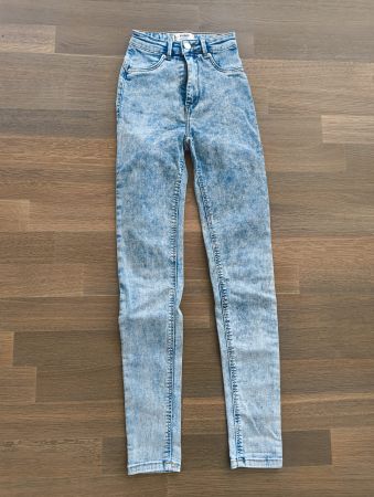 Jeans hellblau Tally Weijl Medium Waist Gr. 32/34