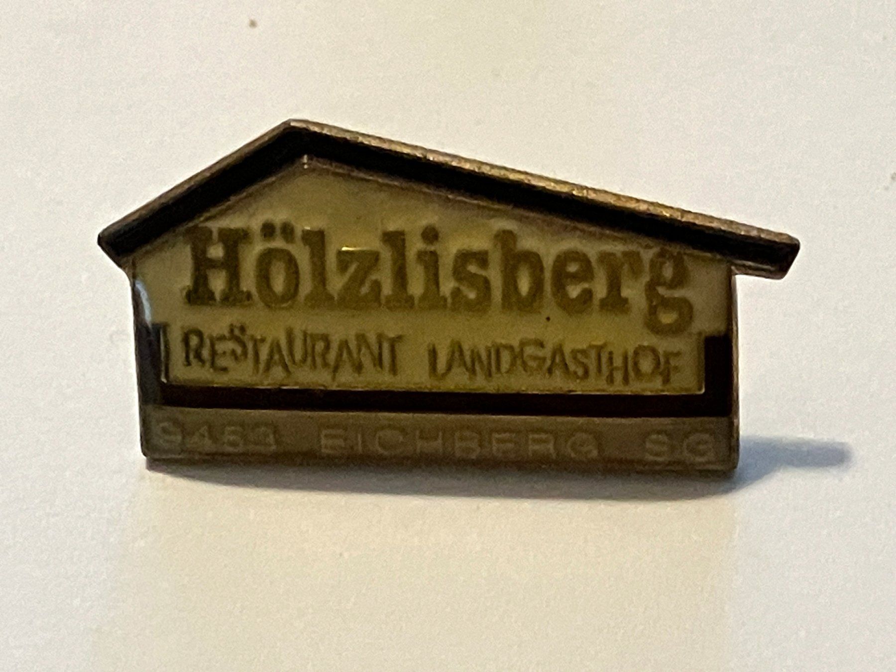 Placchette & Badge: 1 Pin Restaurant Hölzlisberg Eichberg – Usato da Basel venduto da djwwpp