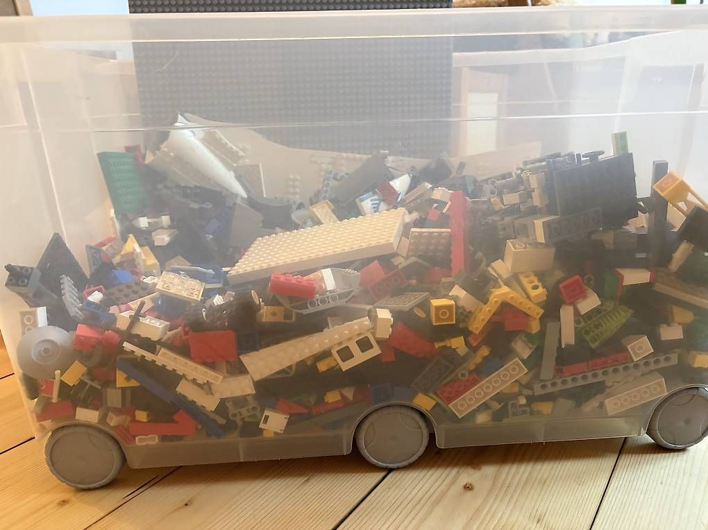 Jouets: Legokiste – D'occasion à Basel par sin_5npn 3