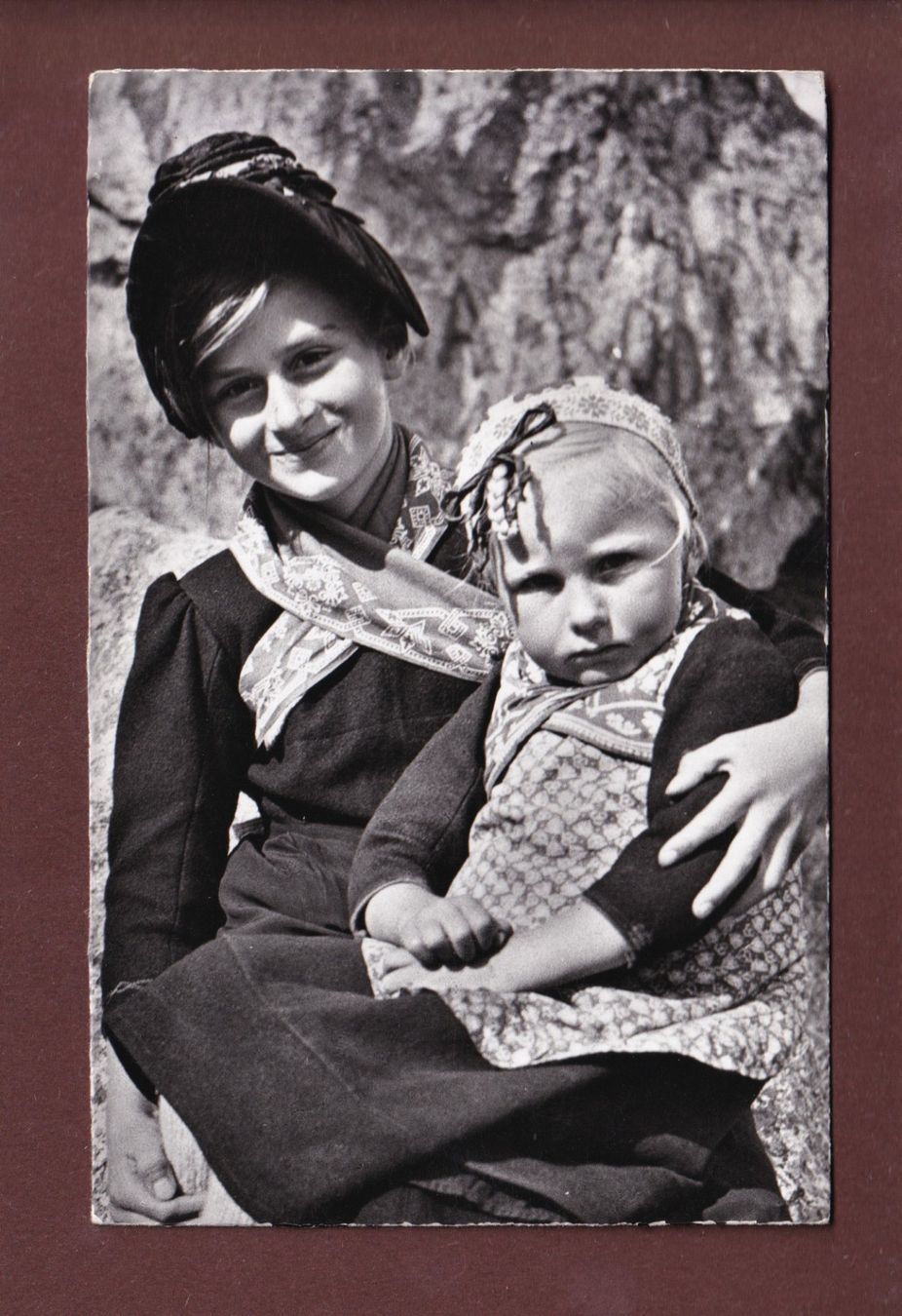 Cartoline postali: VALAIS - Costume d'Hérens – Usato da Pully venduto da nicecards