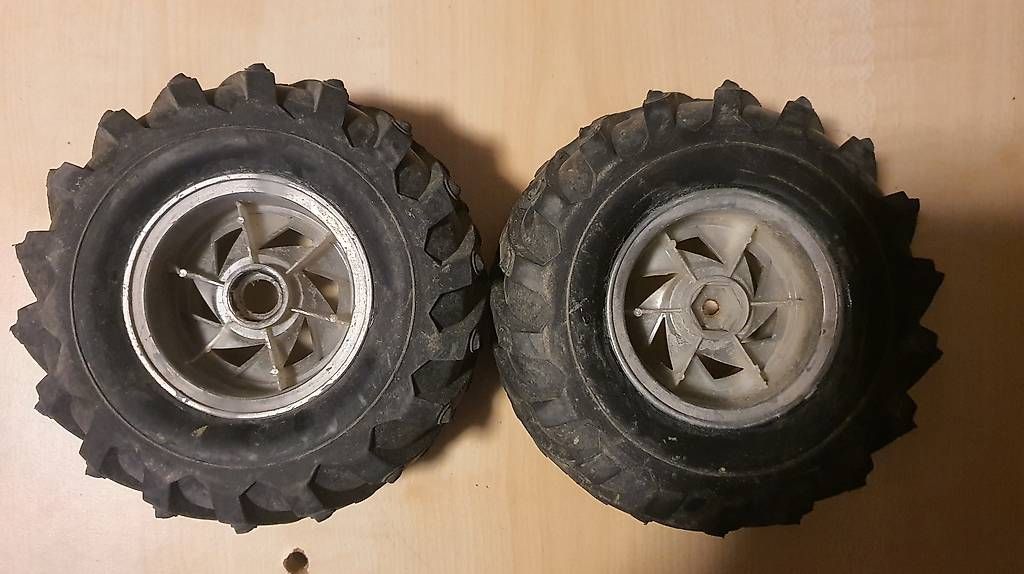 Modellismo RC: Rc Räder mit Noppen, Gebraucht, 12mm hex – Usato da Peist venduto da Chrigi7029 4