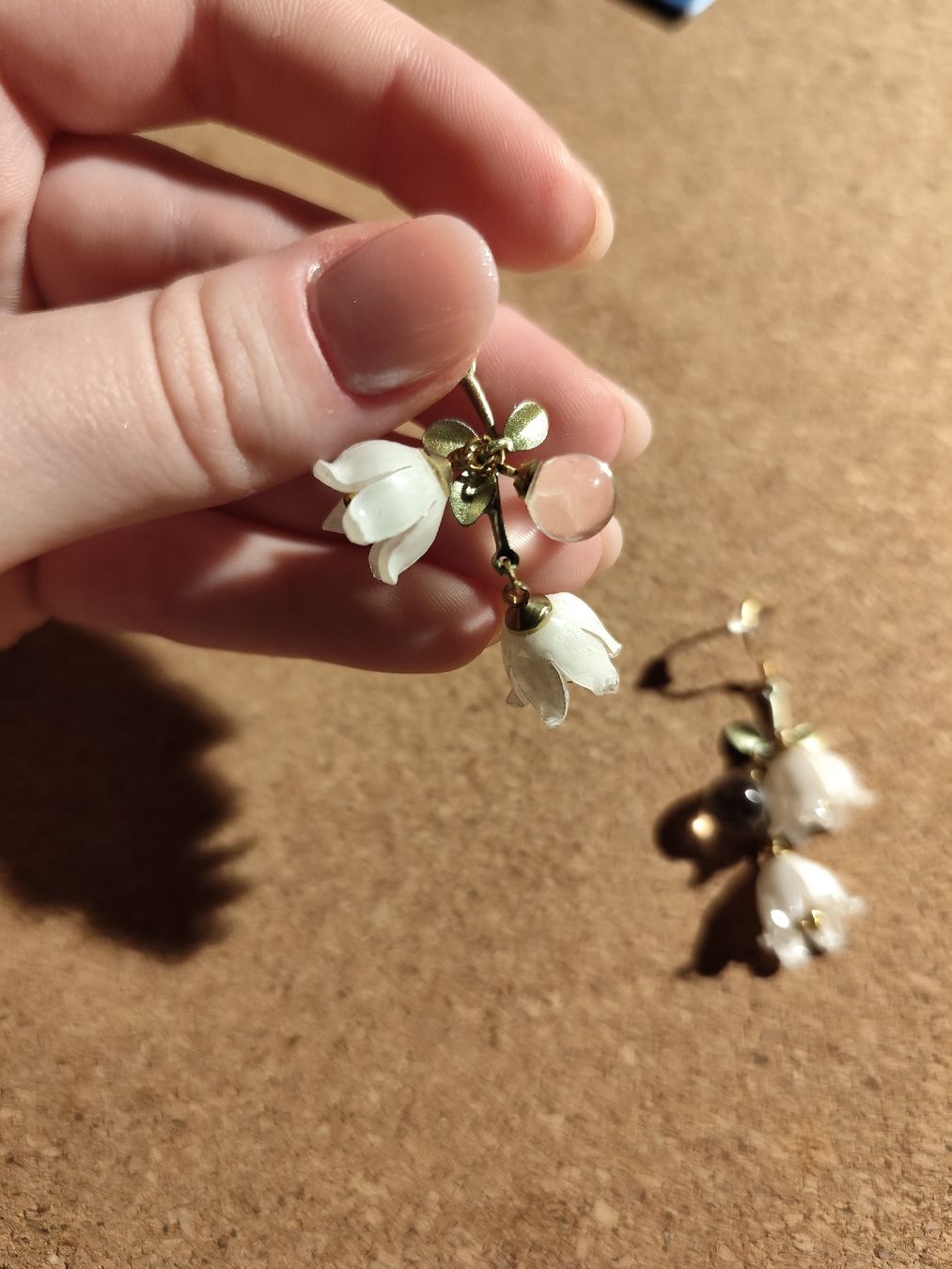 Orecchini pendenti & Orecchini a lobo: Cottagecore: Pfirsich-Glockenblumen Weiss Ohrringe – Usato da Rafz venduto da ell_xks7 2