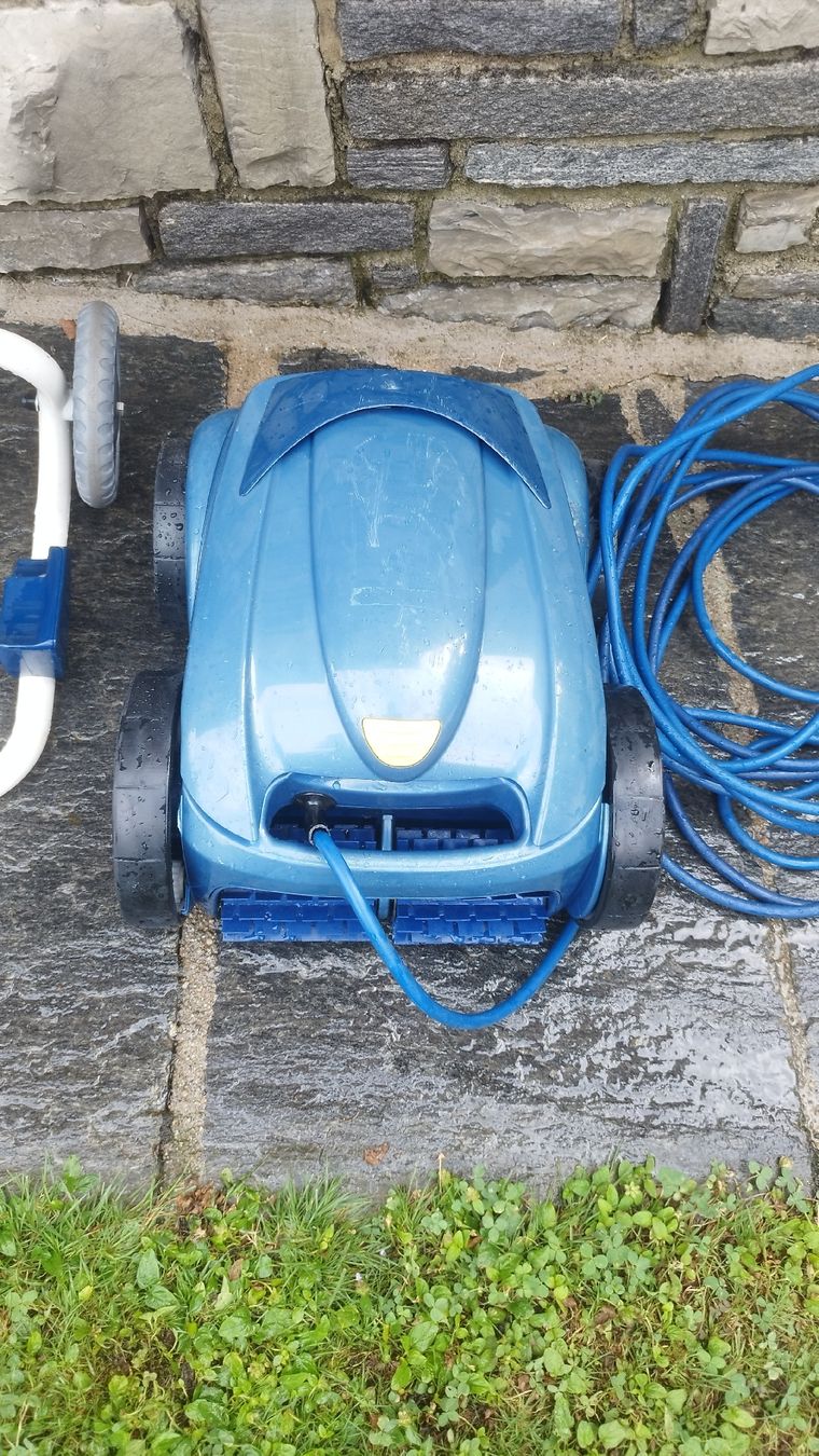 Accessoires de piscine: Robot pulitore Zodiac Vortex 3 completo di carrello – Défectueux à taverne par Pedro37 1