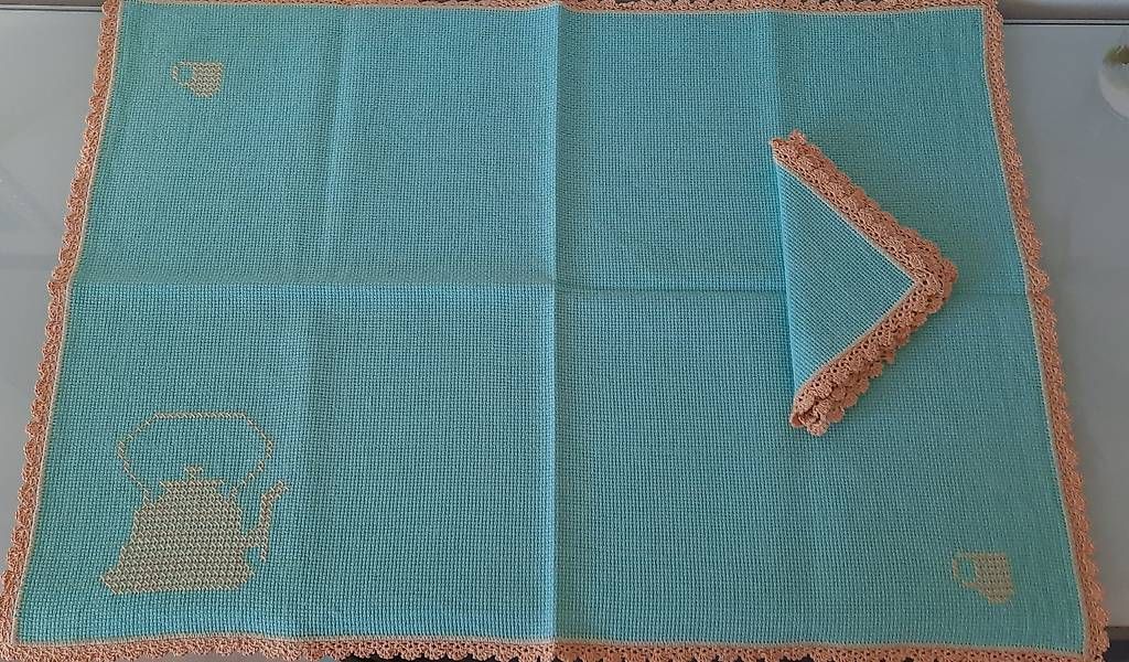 Set di tavolo e panche: Tischset aus Großmutters Truhe 2x – Usato da Bern venduto da ANIP 2
