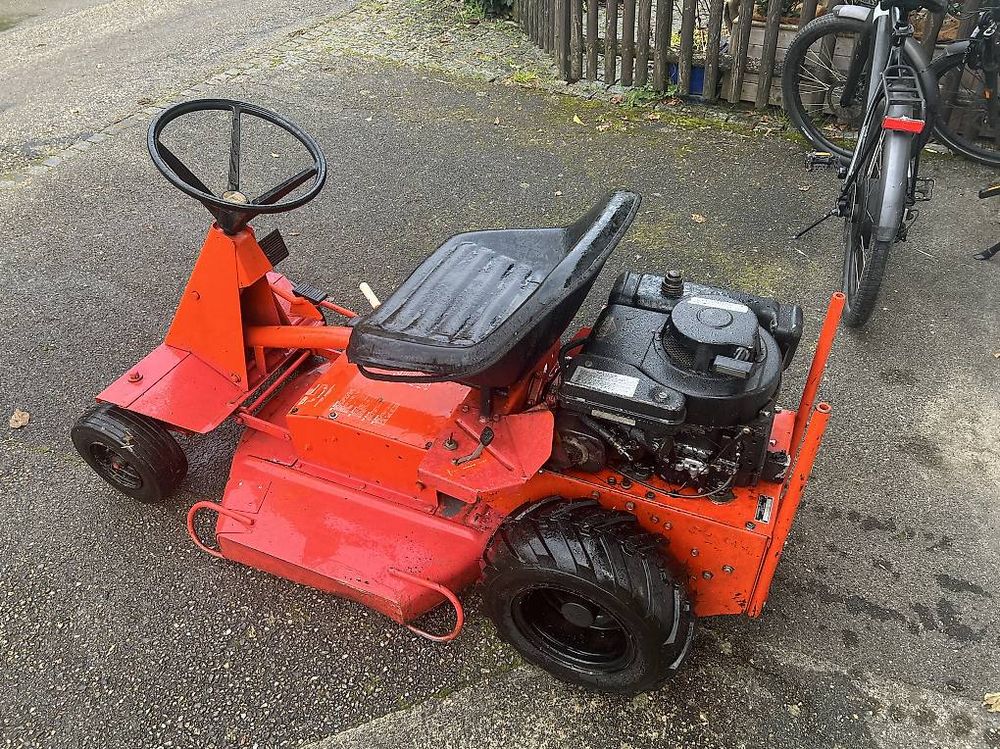Tracteur tondeuse pour pente (Defekt) in Le Landeron für CHF 450 nur — free download