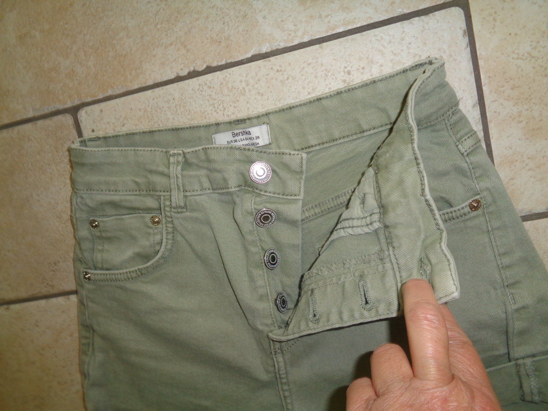 Bershka Pantaloni: Shorts  Bershka  Grösse 36 – Usato da Kreuzlingen venduto da Robi-2003 1