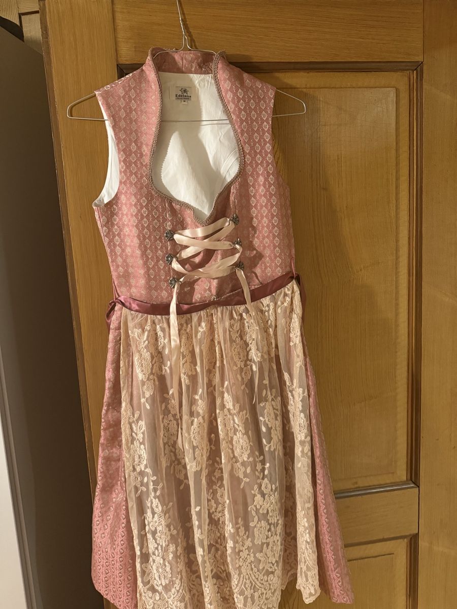Kleider: Beautiful Dirndl  – Gebraucht aus Rolle von edi_td2d 1