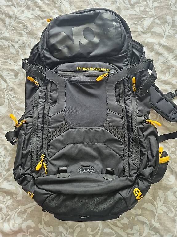 Rucksäcke: EVOC FR Trail Blackline 20 – Gebraucht aus Ennetmoos von Saara90