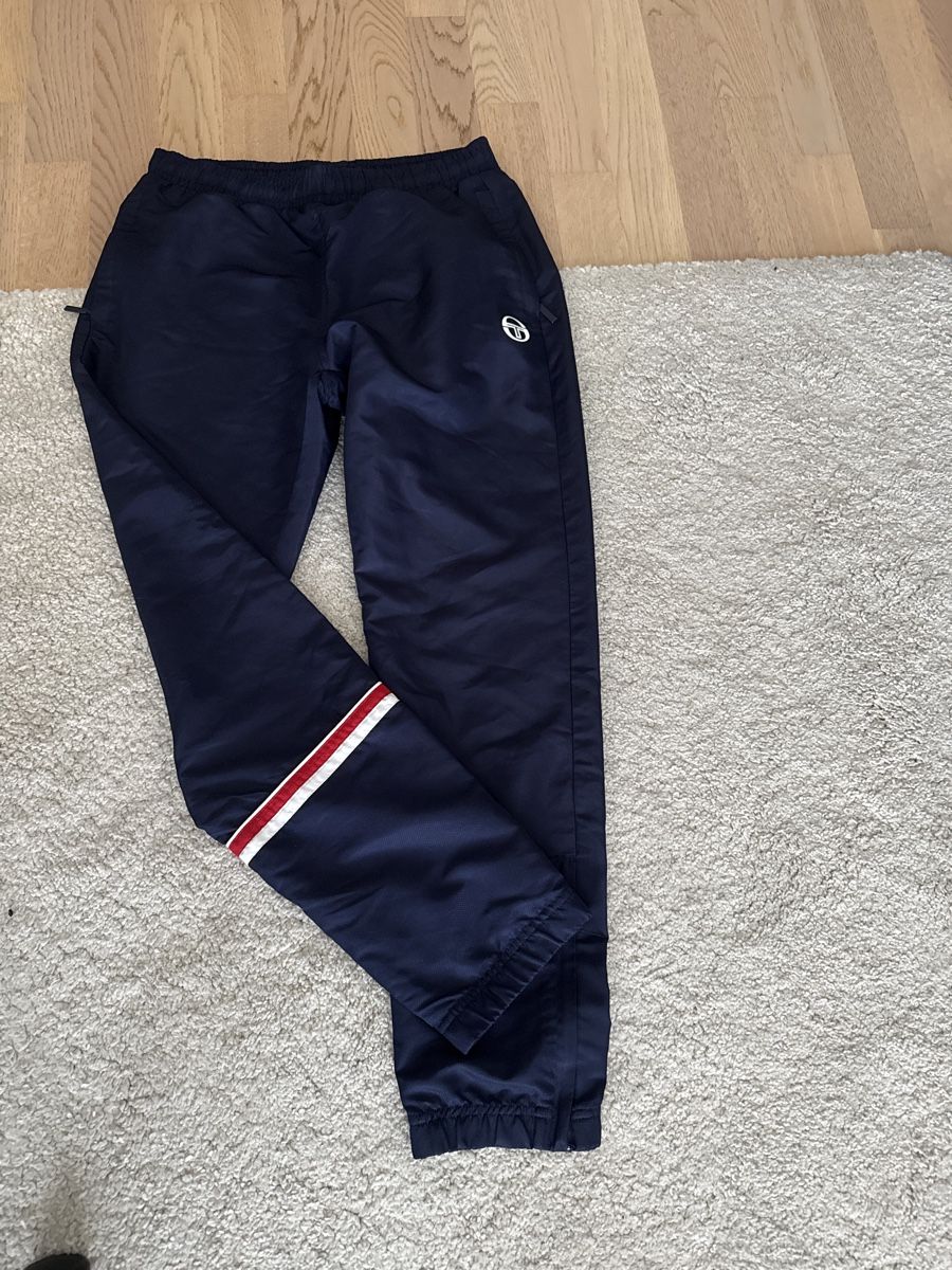 Pantaloni: Trainerhose Grösse M – Nuovo (secondo la descrizione) da Otelfingen venduto da Tommy112