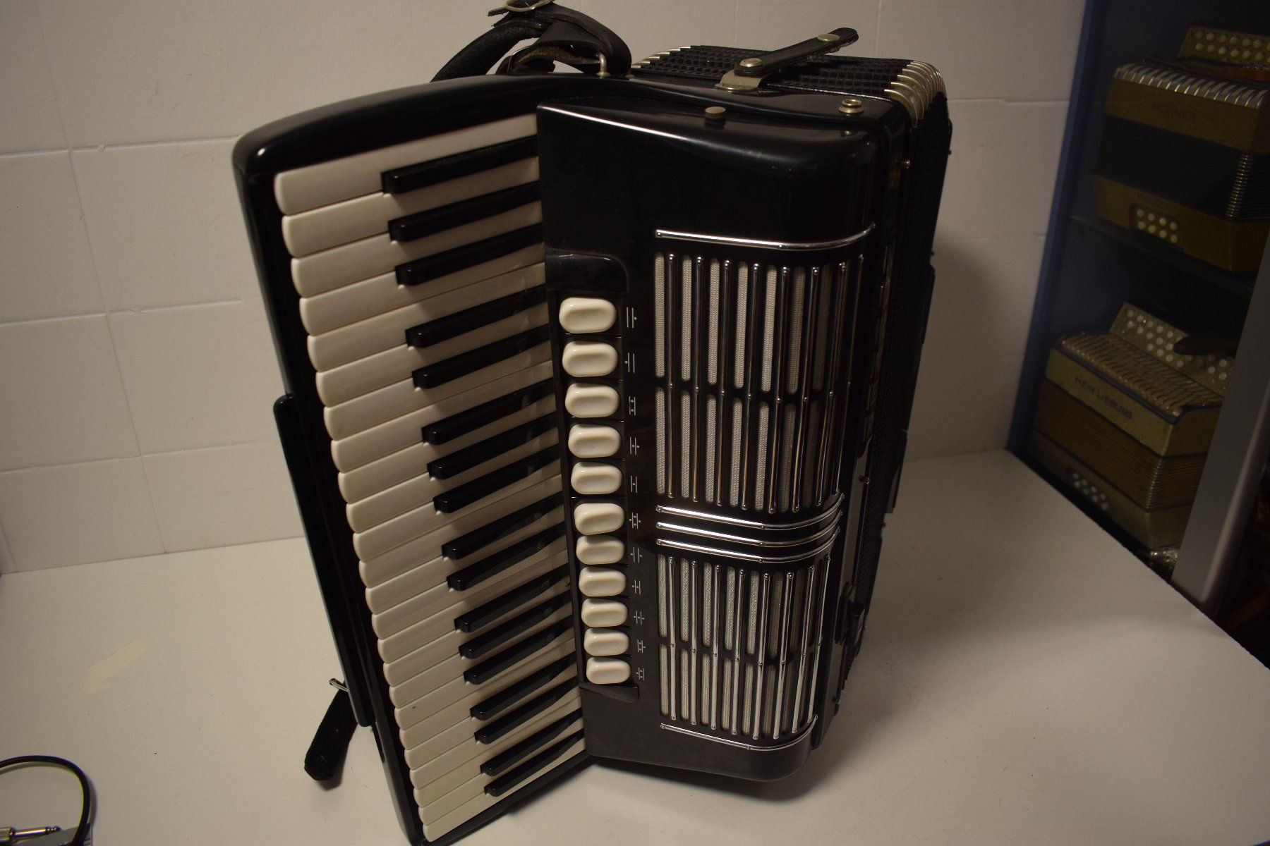 Strumenti musicali: Akkordeon chromatisch Hohner Pacific IV S mit Midi – Usato da Zürich venduto da baumusik 5