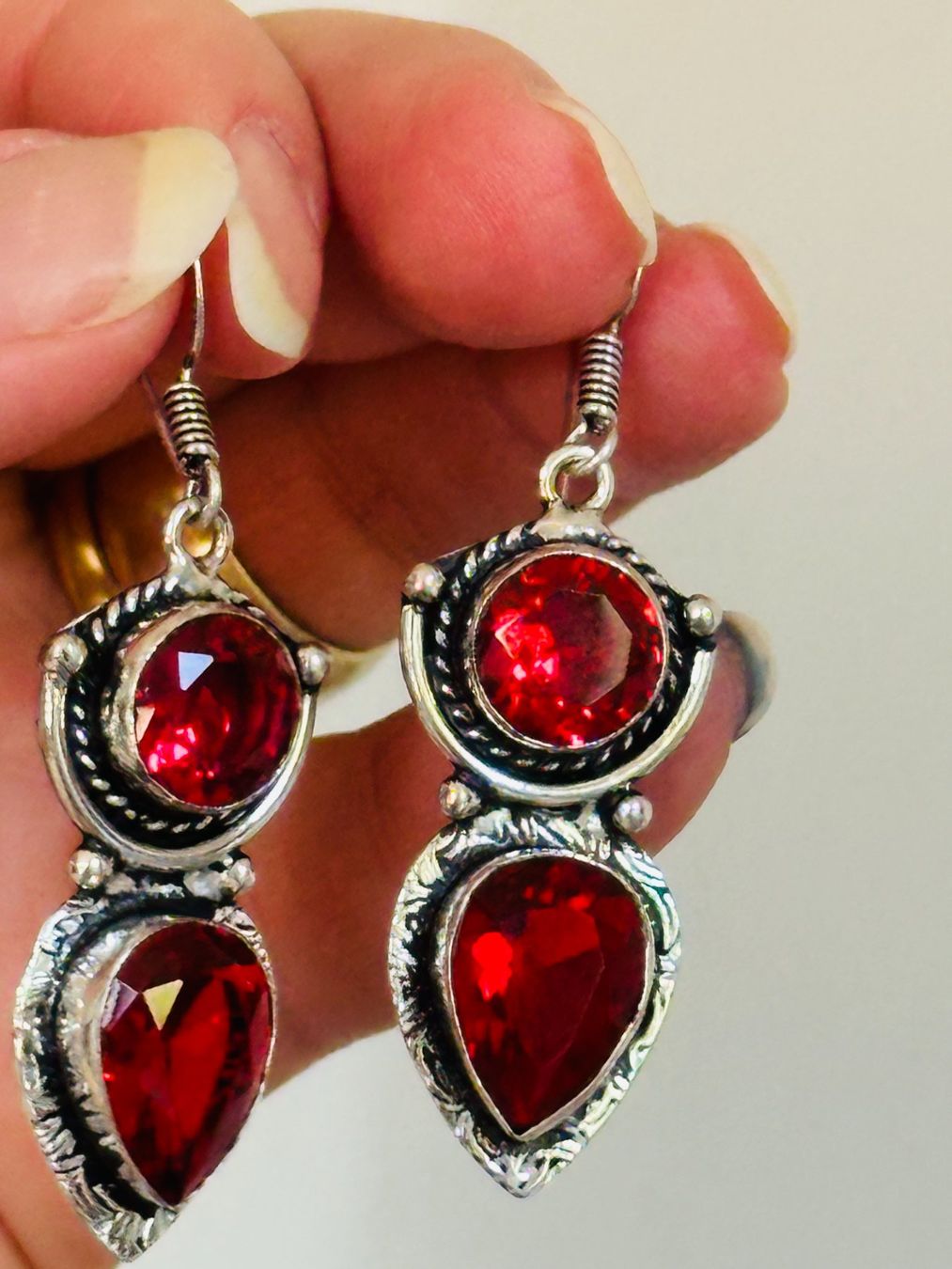 Orecchini pendenti & Orecchini a lobo: Garnet Gemstone Handmade Drop Dangle Earrings Jewelry – Nuovo e nell'imballaggio originale da Genève venduto da AGBERG 6