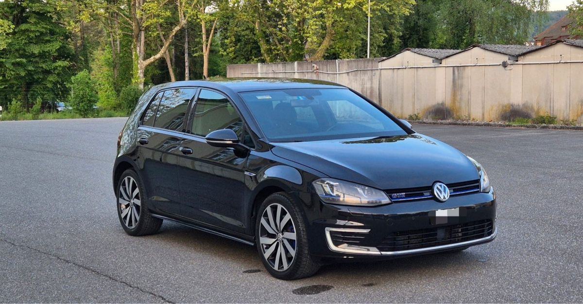 VW Automobili: GOLF 7 GTE 1.4 – Usato da Bülach venduto da _milziv 1