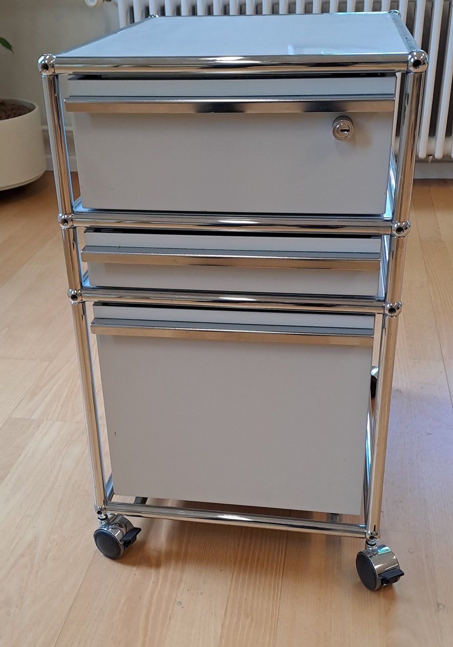 USM Cassettiere: Schöner USM Haller Rollcontainer in lichtgrau – Usato da Winterthur venduto da altrade