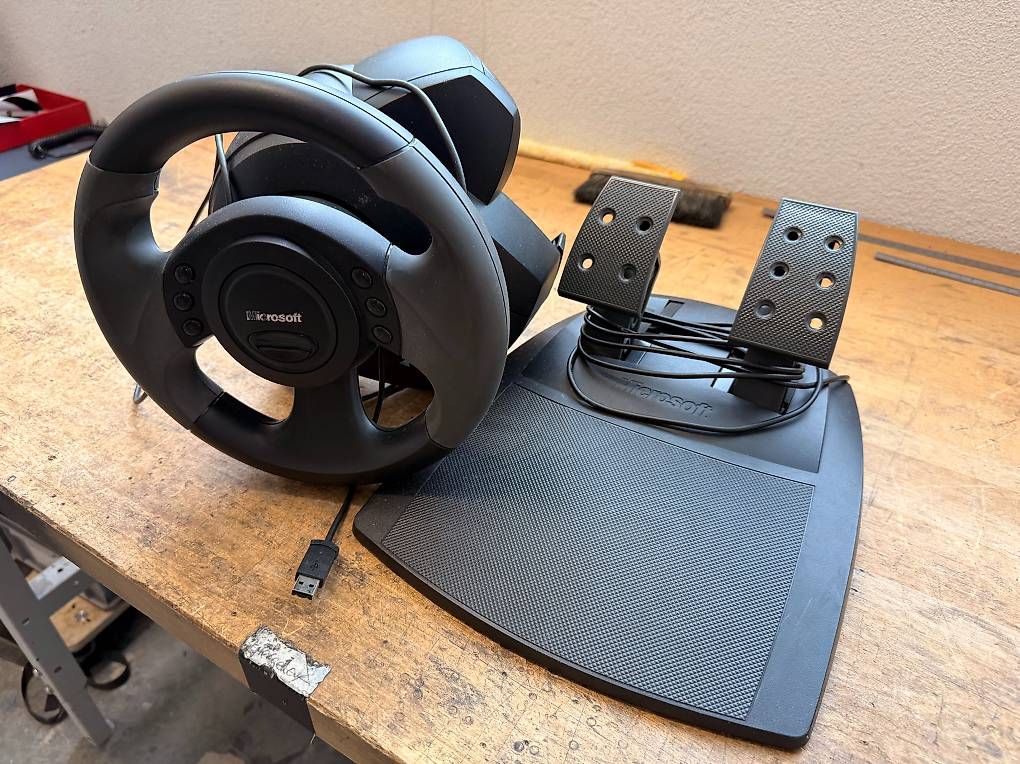 Controller: Microsoft Sidewinder Lenkrad Wheelbase und Pedale – Usato da Horgen venduto da racingfuel.biz 1