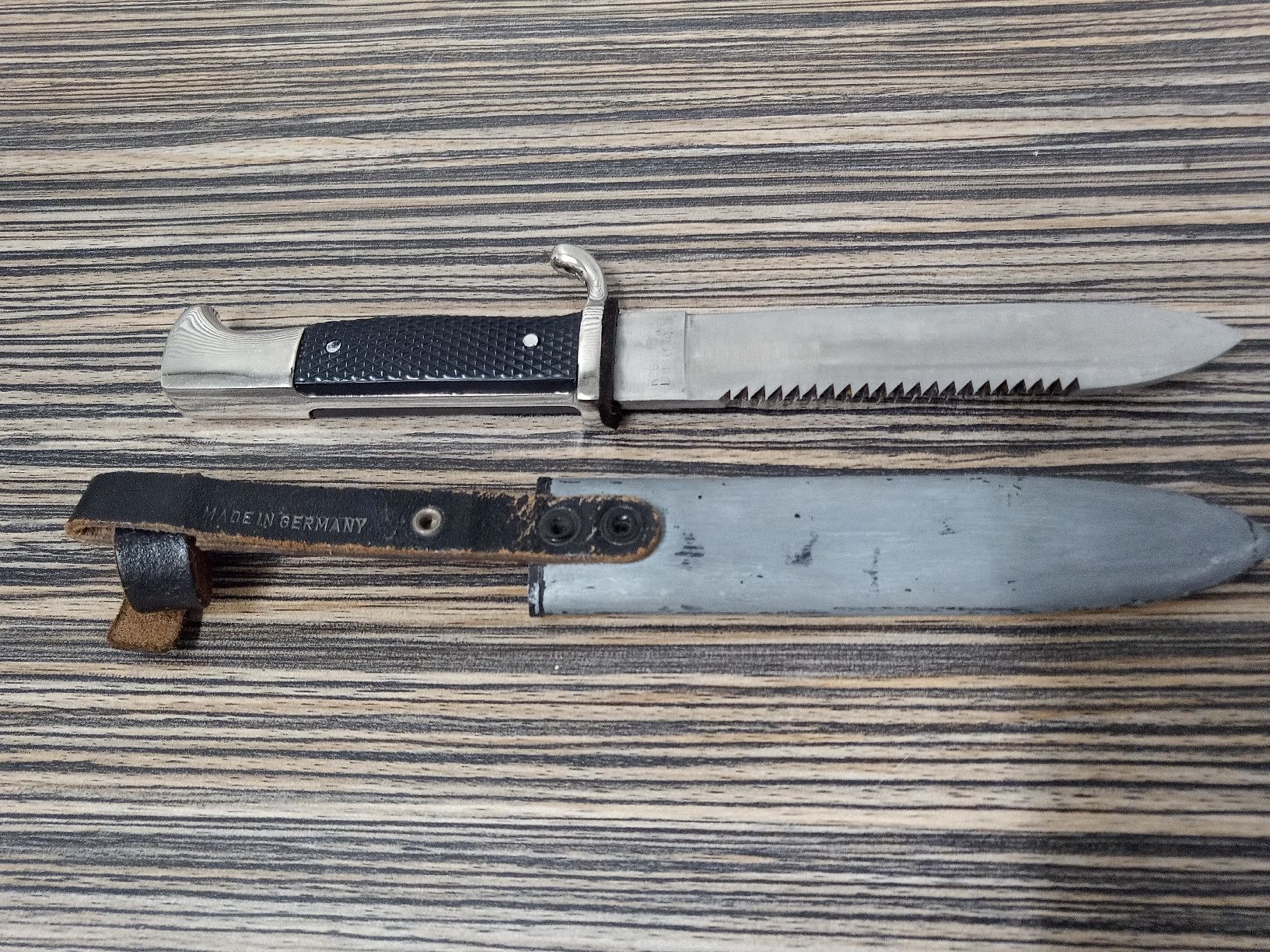 Solingen Zubehör: Messer Solingen Rostfrei mit Sägezahnung und Scheide – Gebraucht aus Reiden von Zofi-Brocki 2