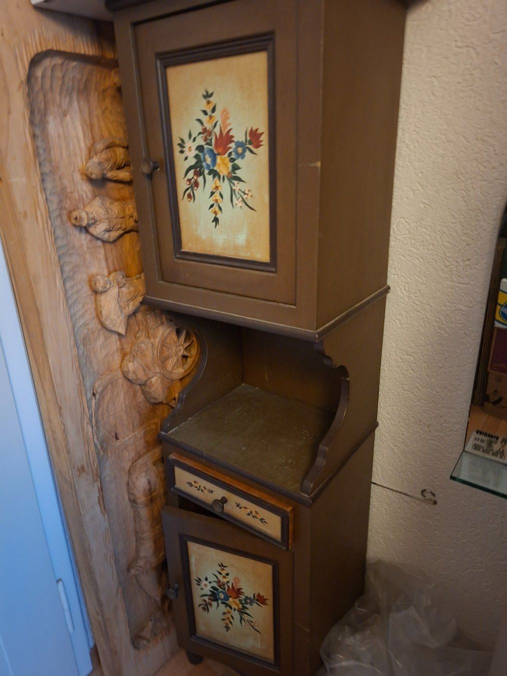 Articles en bois: Bauernschrank klein – D'occasion à Riniken par donpedro59