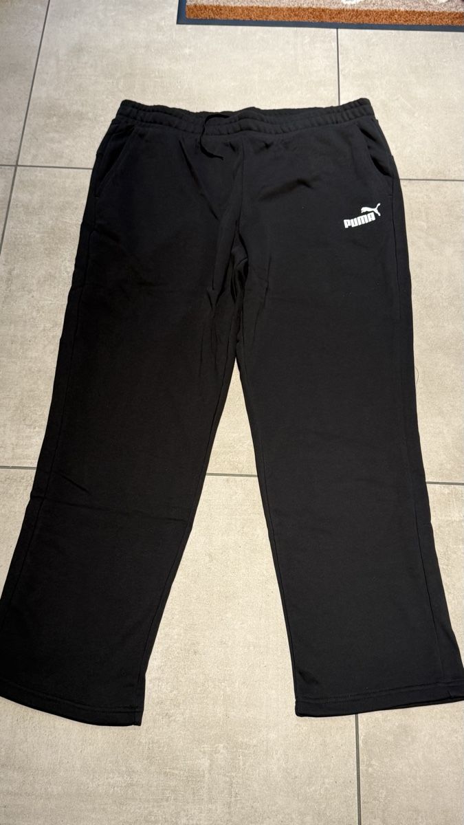 Puma Pantaloni: Schwarze Puma Jogginghose, Grösse XXL - "NEU" – Nuovo (secondo la descrizione) da Rüthi (Rheintal) venduto da Many2369