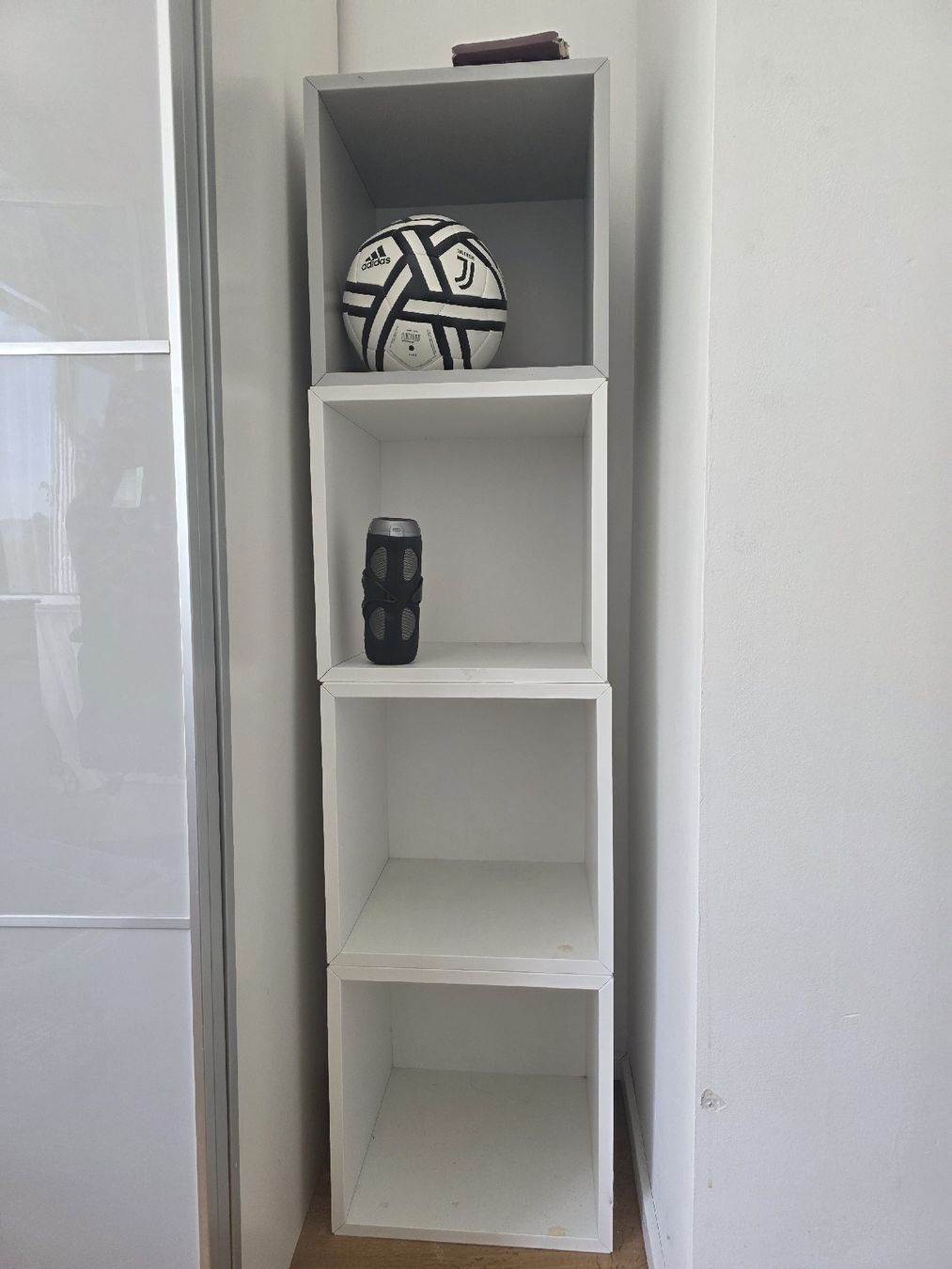 Ikea Scaffali: Ikea Eket. Scaffale bianco a cubi, moderno e versatile! – Usato da Zollikon venduto da MaxDC