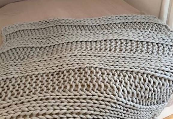 Decken: Tagesdecke plaid grau Strick  – Gebraucht aus Riehen von tab_p675 2