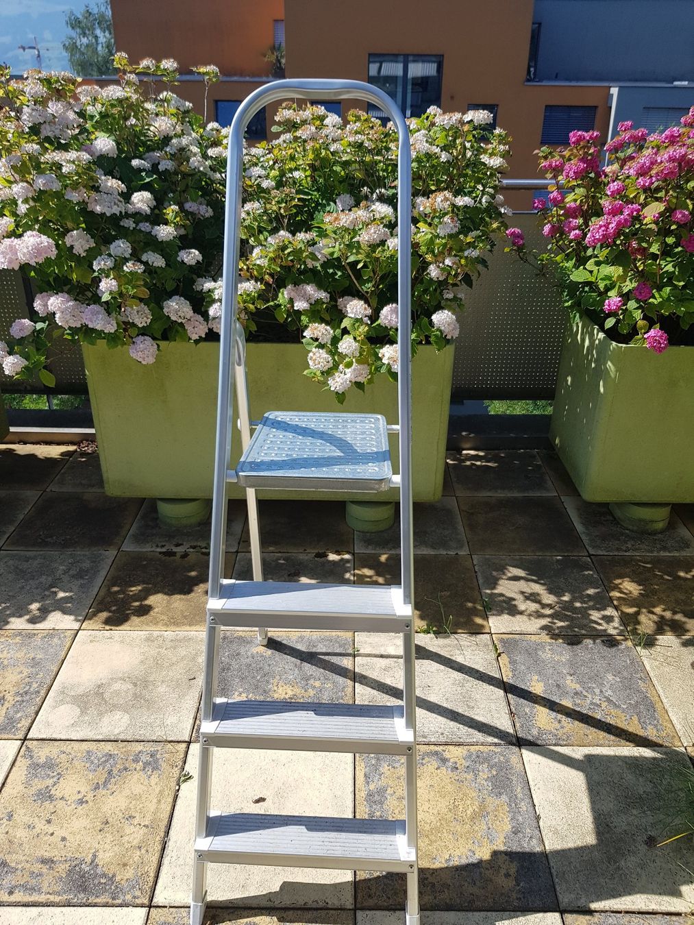 Scale: Haushaltleiter Aluminium mit 4 Tritten – Usato da Jona venduto da dampfnuggi