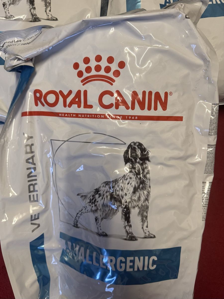 Royal Canin Mangimi: Royal Canin Hundefutter 3 x 8kg neu – Nuovo e nell'imballaggio originale da Schlieren venduto da Freundlich02 2