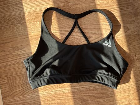Lot short en jeans, short de sport et brassière taille 36
