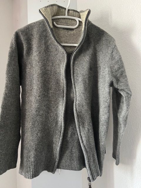 Maglioni & Felpe: 100% Wolle Strickjacke Gr 38/40 – Usato da Neerach venduto da romiping 1