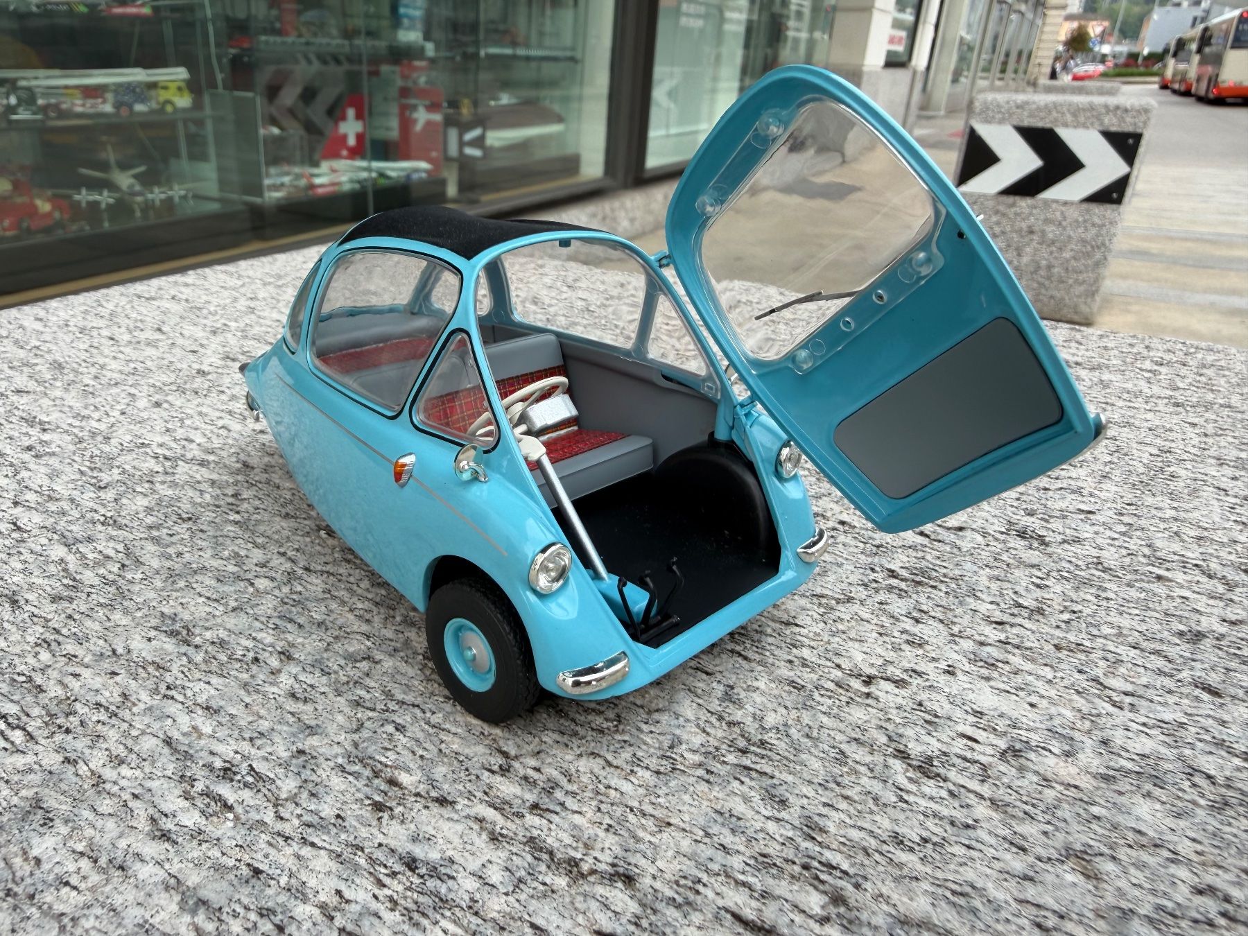 Modellini d'auto: Oxford 1:18 Trojan Heinkel – Usato da Chiasso venduto da Carrara-Modellismo 1