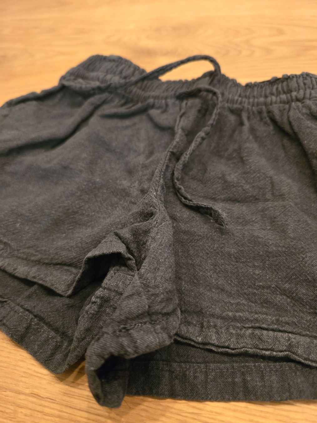 H&M Pantaloni: Shorts Gr. 98 – Usato da Zäziwil venduto da Seisler 2
