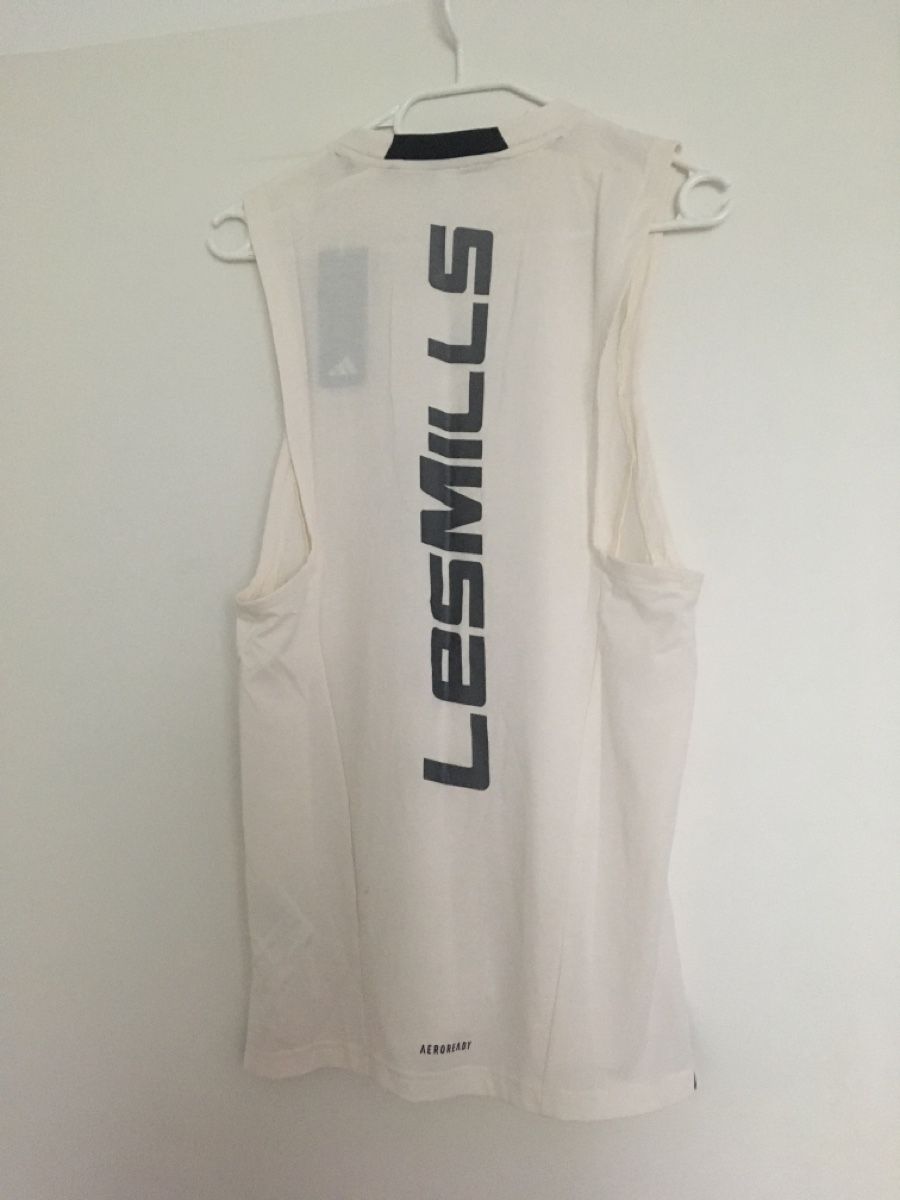Adidas T-shirts: Les Mills x adidas – Neuf avec emballage d'origine à Bassersdorf par secondhand_clothing 2