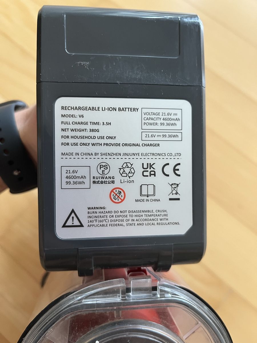 Dyson Aspirateurs & Accessoires: Dyson V6 Staubsauger – D'occasion à Dietlikon par Maria_Ste 1