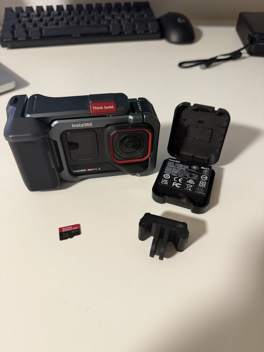Insta360 Action Cam: OVP Insta 360 Ace Pro 2 + Grip + 1TB microSD + extra batteri – Nuovo (secondo la descrizione) da Basel venduto da raphaell 1