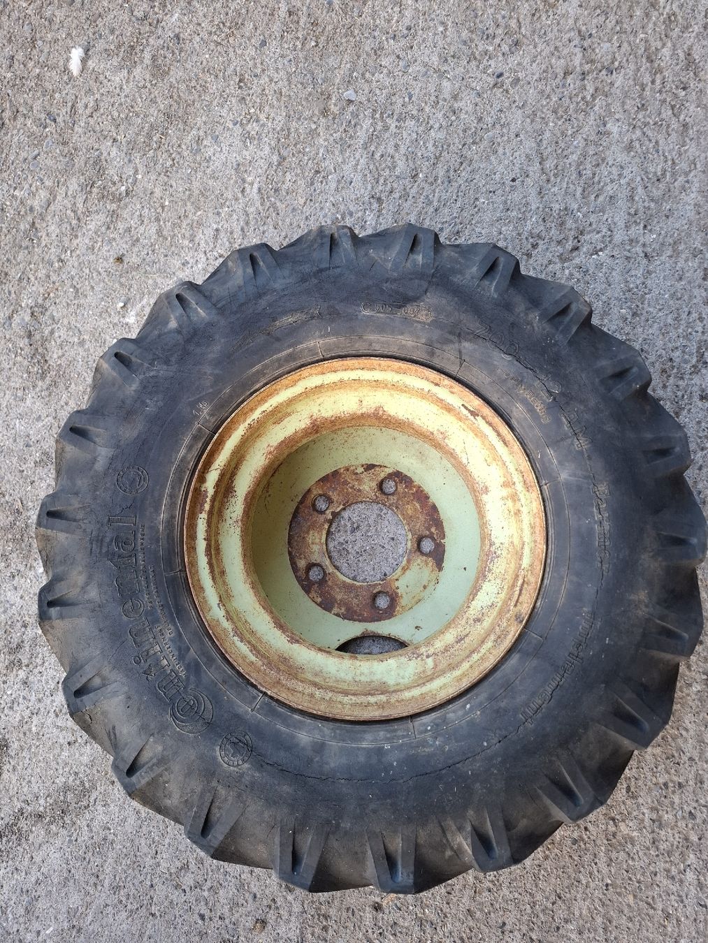 Aebi Pneus & Roues: 2 Räder zu Aebi Tp 1000 – D'occasion à Menzingen par Fiat80-90 2