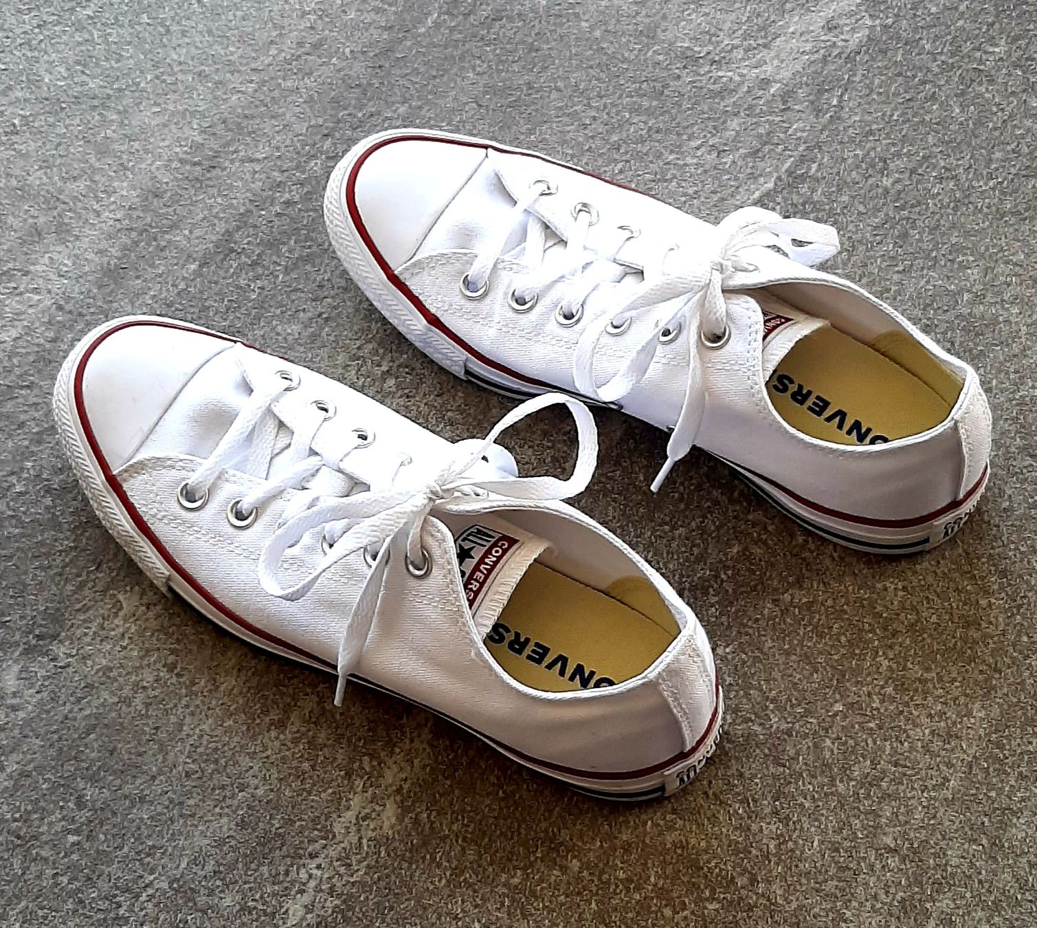 Converse Chaussures hommes: Converse Chuck Taylor – D'occasion à Gampelen par Numaguy