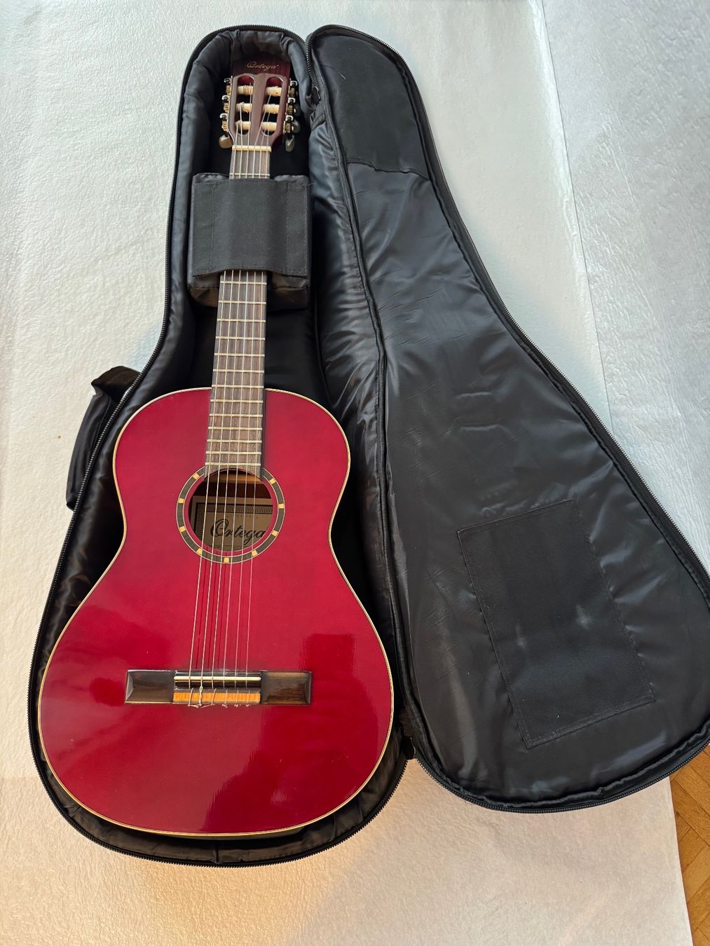 Strumenti musicali: Konzertgitarre Weinrot Ortega – Usato da Luzern venduto da Firefigther 2