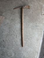 Robuste Spitzhacke / Wiedhacke mit Holzstiel, ca. 98cm lang