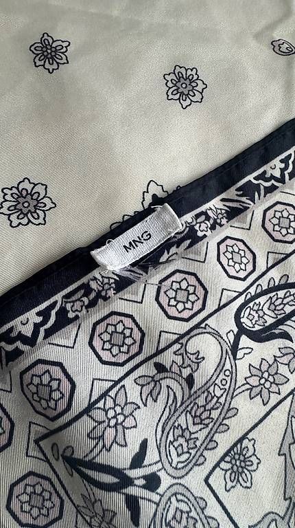 Foulard & Sciarpe:  Foulard Mango Paisley – Usato da Hünenberg See venduto da Schulers 3