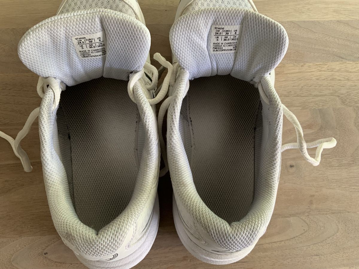 Asics Schuhe für Jungen: Asics UPCOURT 6 Hallenschuhe – Gebraucht aus Magden von Jackevaro 1