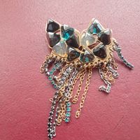 Brosche Schmetterling mit Ketten und Steinen Goldfarben swor
