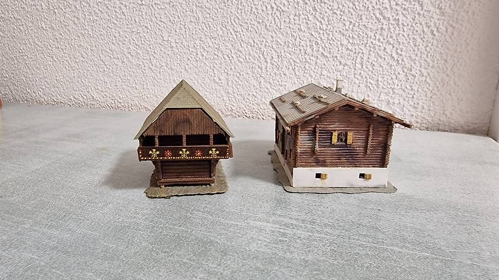 Modellini di ferrovie: Modelleisenbahn Häuser – Usato da Hasle LU venduto da luc_9pxg 1