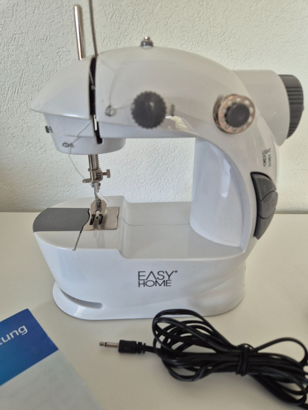 Nähmaschinen: Mini-Nähmaschine Easy Home von ALDI – Gebraucht aus Aarburg von NDK 1