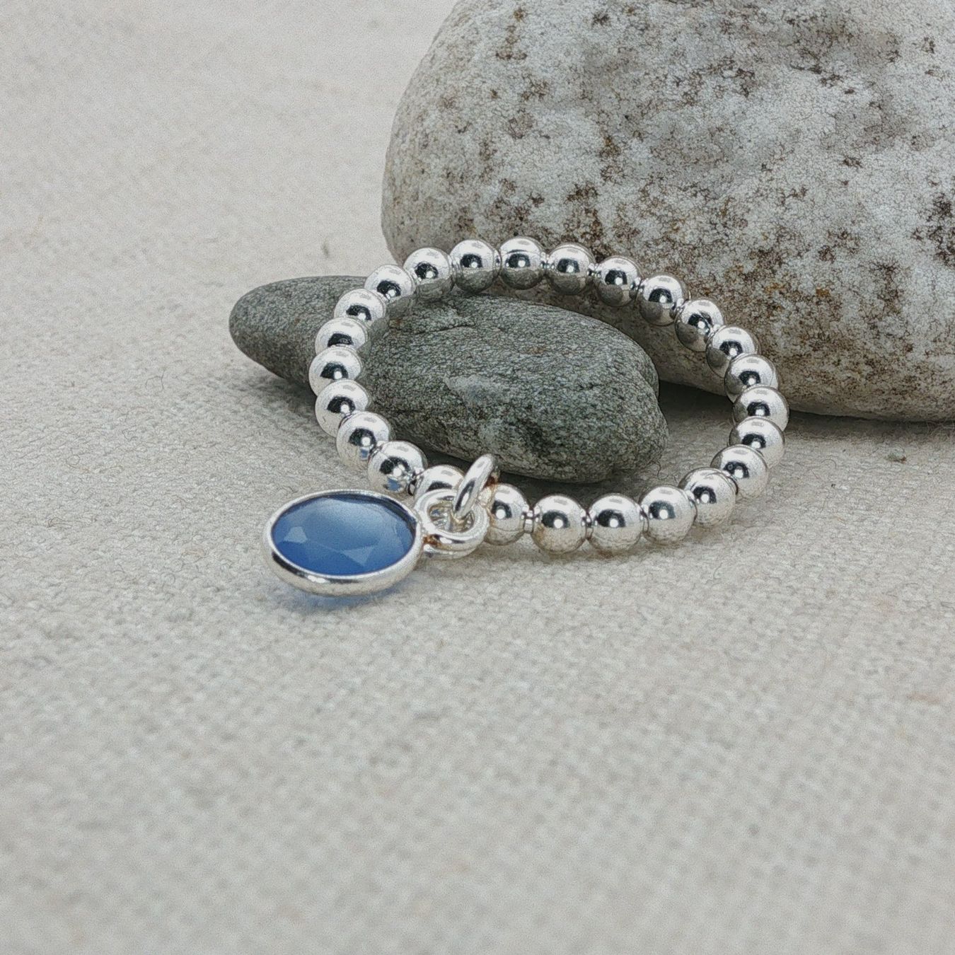 Olga Ribler Anelli: Bubble Silber Ring 925 mit Chalzedone Grösse 60 – Nuovo (secondo la descrizione) da Luzern venduto da Schmuckoutlet