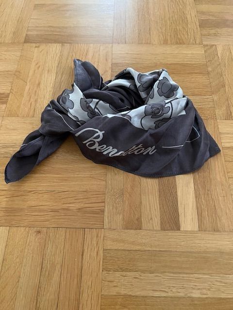 Benetton Foulard & Sciarpe: "Benetton" Foulard – Nuovo (secondo la descrizione) da Walenstadt venduto da ricamul 6