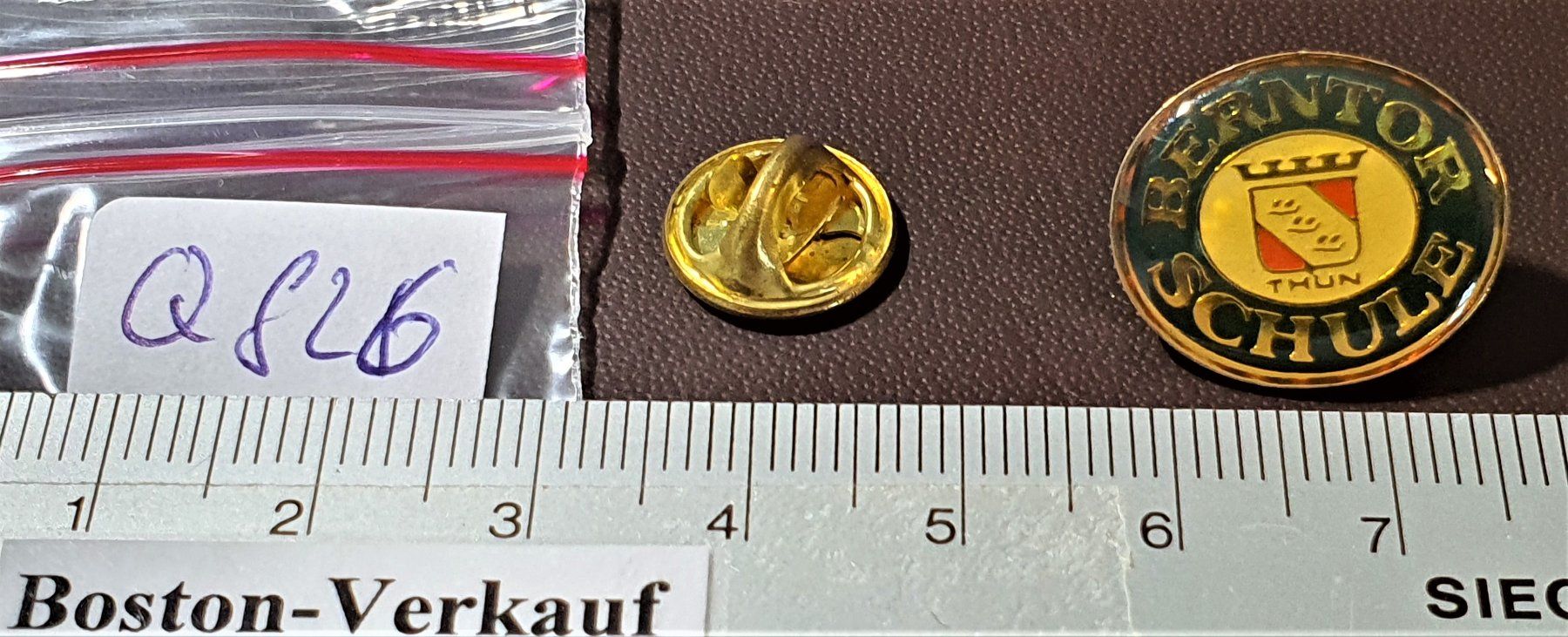 Placchette & Badge: Q826 - Pin Berntor Schule THUN – Usato da Reinach BL venduto da Boston-Verkauf 1