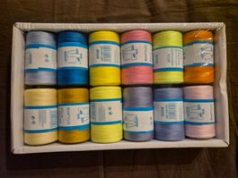 Buntes Nähgarn, Set mit 12 neuen Spulen 🧵🪡🎨