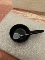 Bratpfanne und Pfannenwender für die Puppenküche, 5.5cm lang