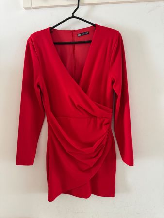 Elegantes rotes Zara Kleid Grösse L💃