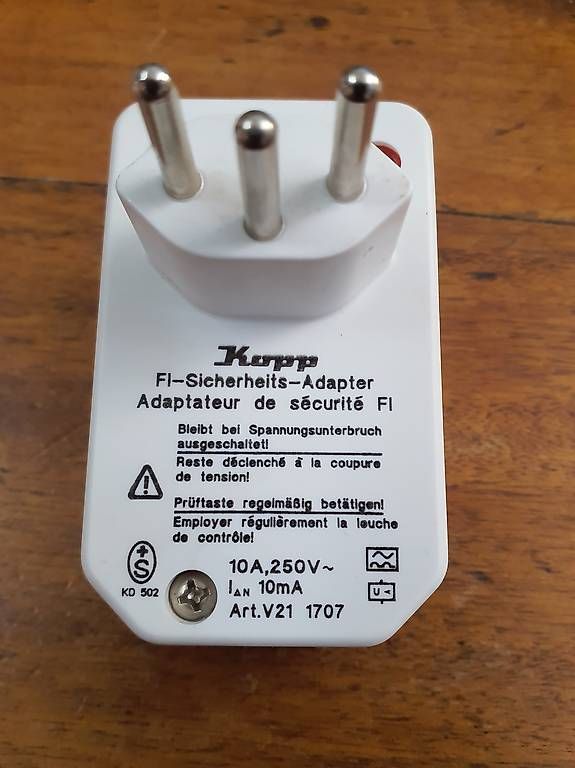 Stecker: Sécurité FI 10mA 230V disjoncteur – Gebraucht aus Sion von Sam-stress 1