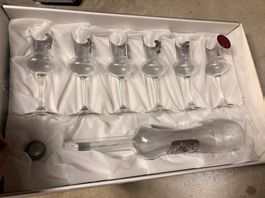 Set carafe et 6 verres à liqueur étain décor cerises