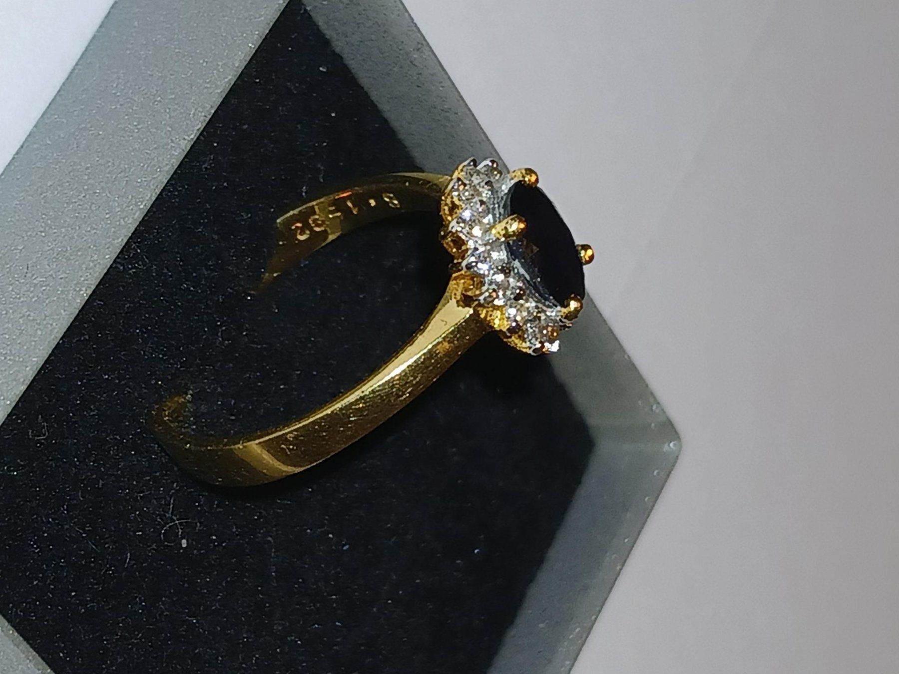Anelli: Wunderschöner Goldring mit Saphir und Diamanten! – Usato da Jona venduto da Klbe 2